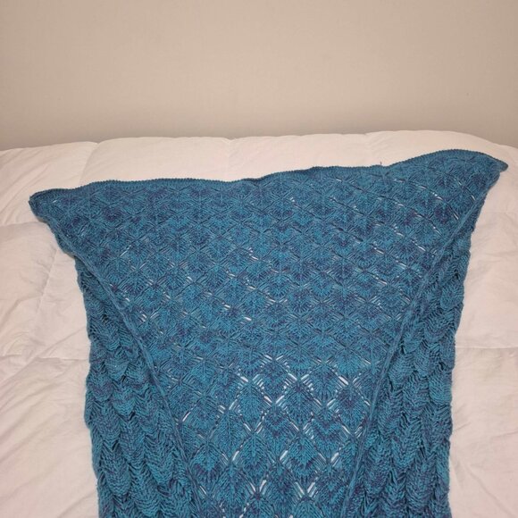 Turquoise Mermaid Tail Blanket for Adult size - Picture 7 of 15